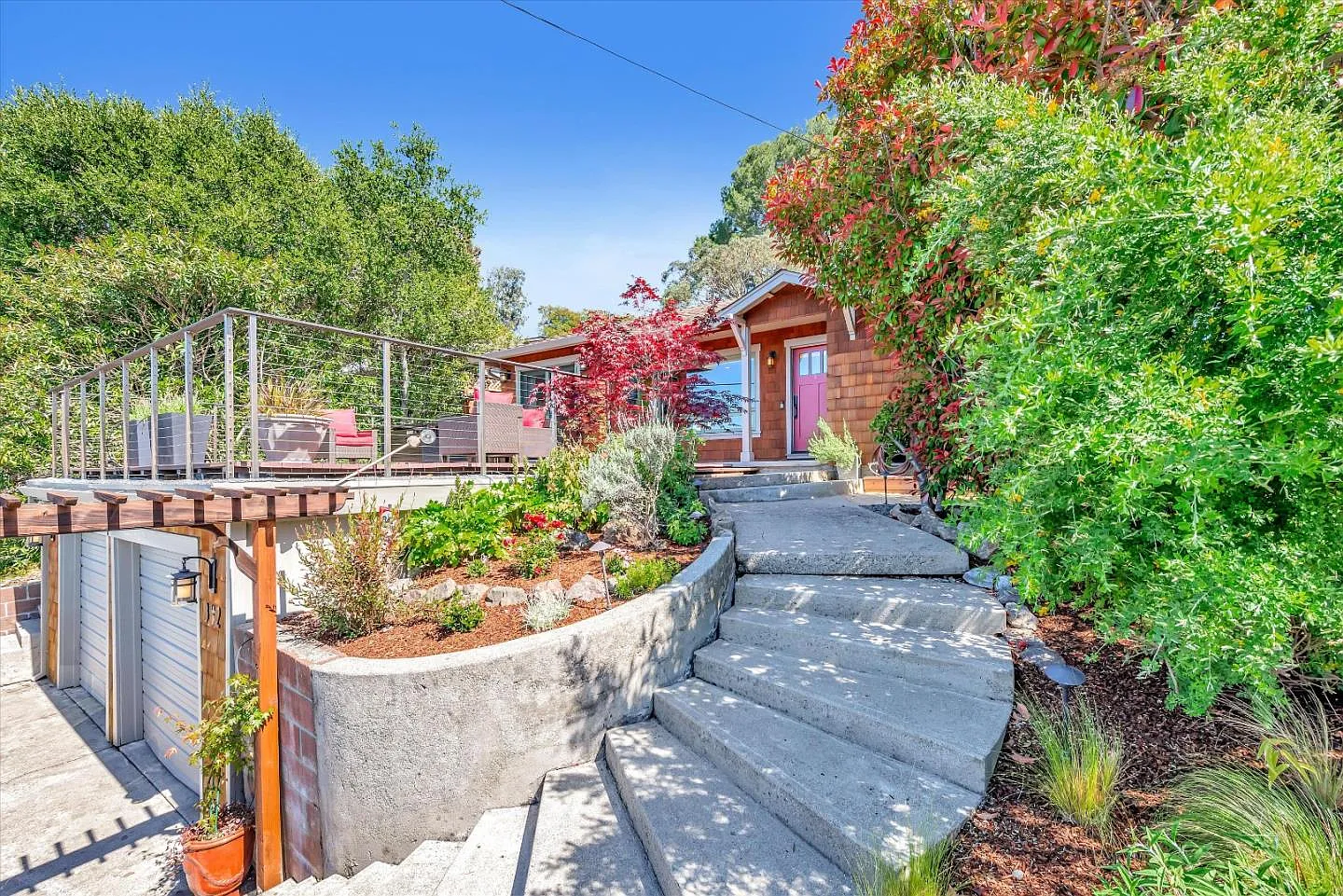 342 Lakeview Way photo 1