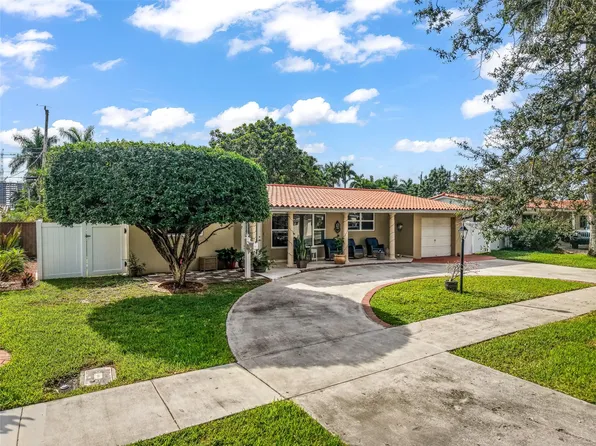 1032 NE 4th Court, Hallandale Beach, FL 33009