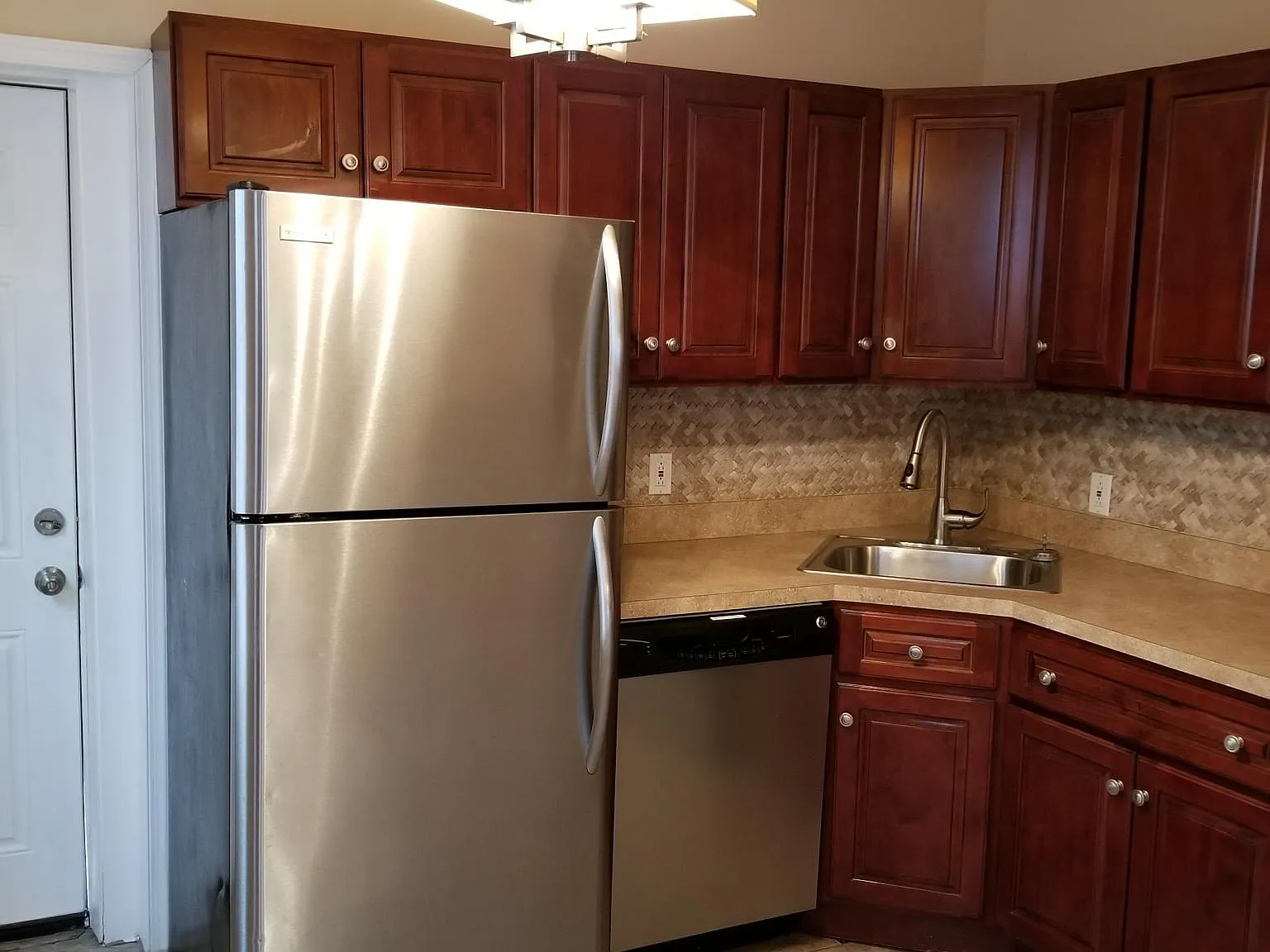 2226 Tasker St — Photo 2