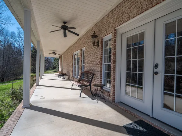 15 Clifton Rd, Lawrenceburg, TN 38464