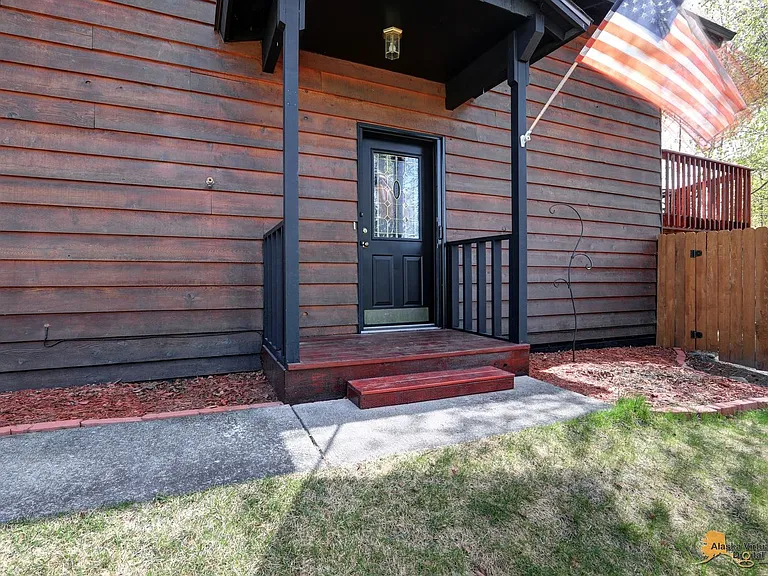 10137 Birch Ln — Photo 4
