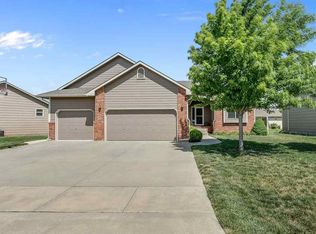 3652 N Forest Ridge Ct, Wichita, KS 67205