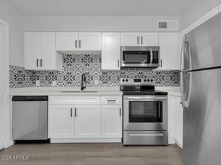 3118 N 39th St — Photo 14