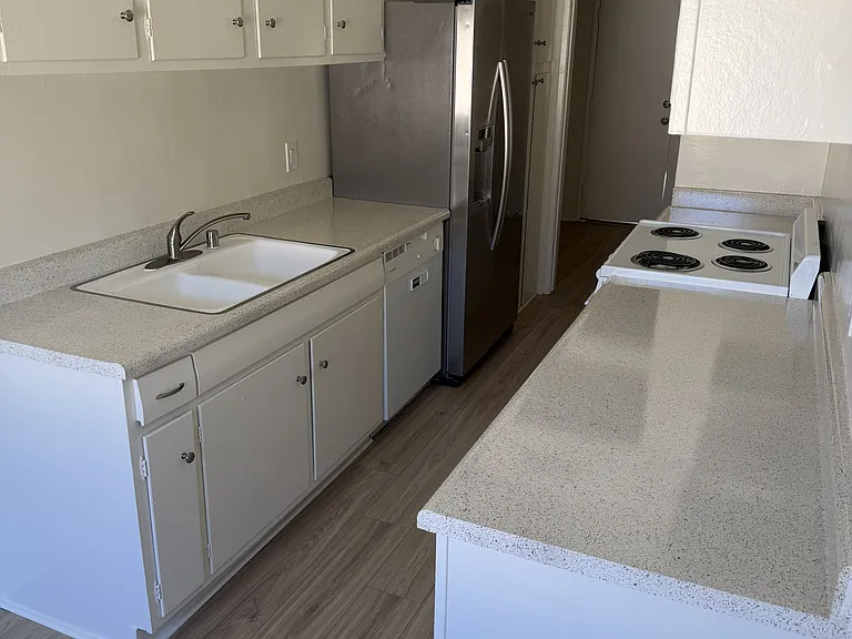 4310 Ventura Cyn Ave — Photo 1