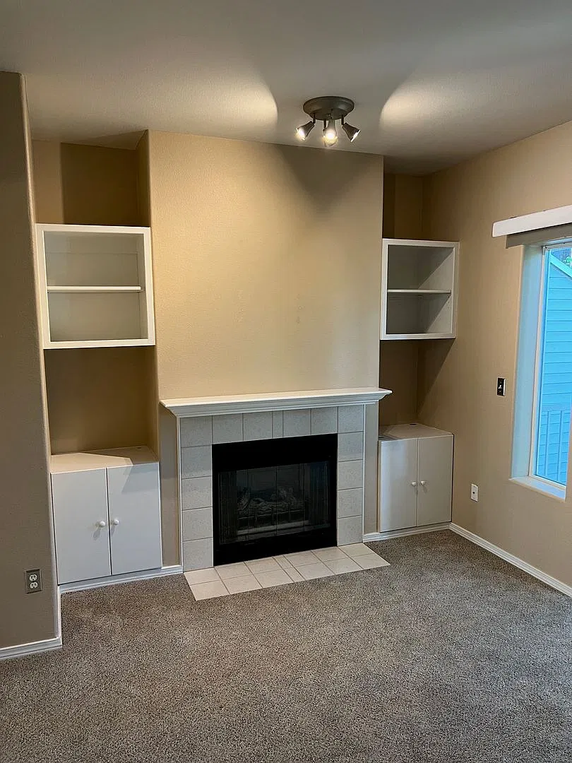 Beautiful Tigard Townhouse in a Gated Southridge Community — Photo 3