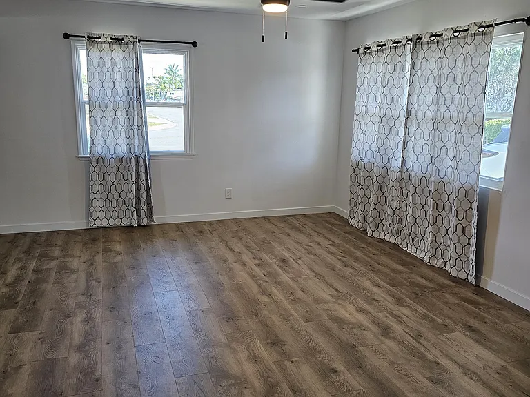 21329 Jaffrey Ave — Photo 19