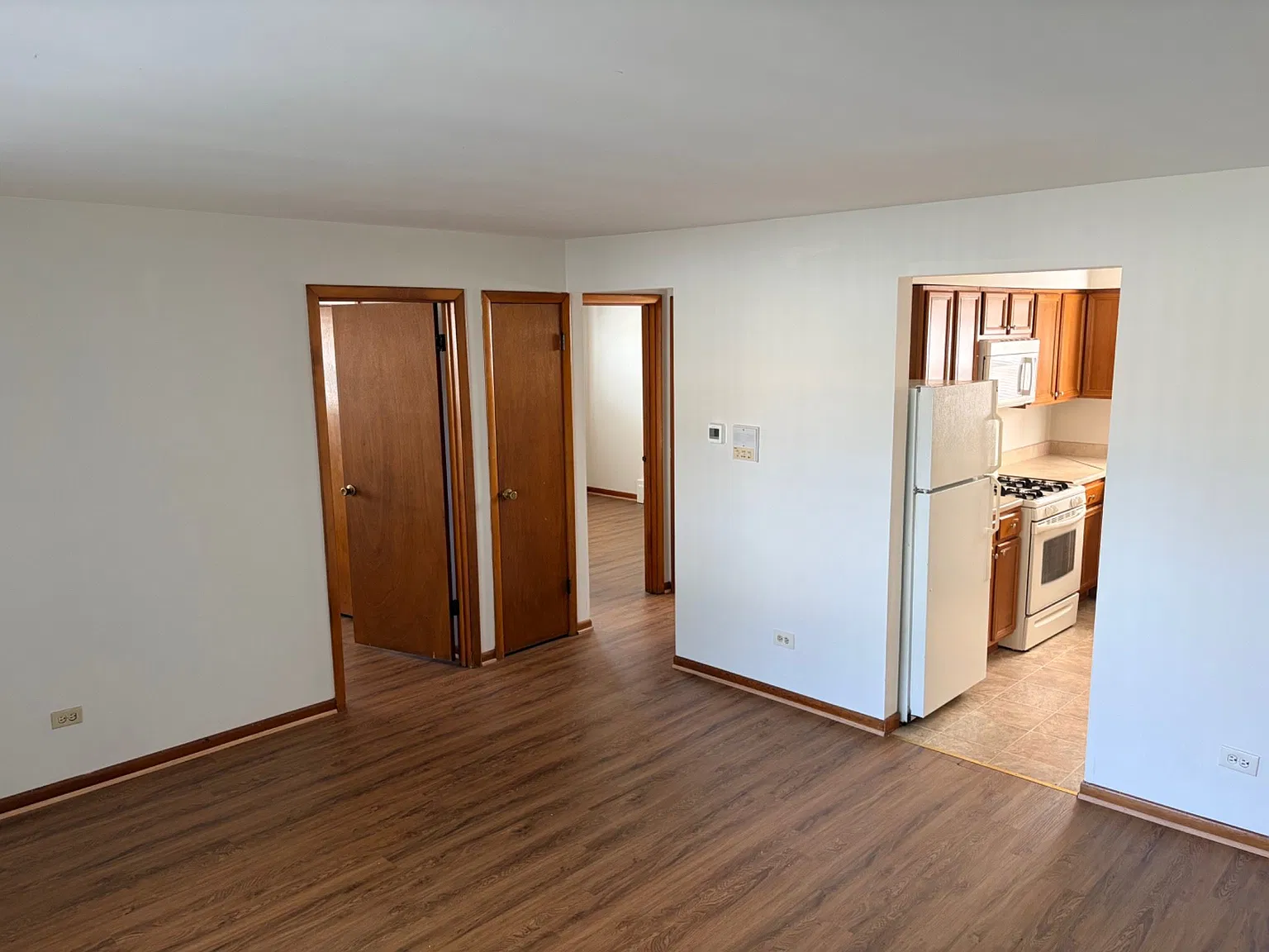 2 bed, 900 sqft, $1,500 — Photo 3