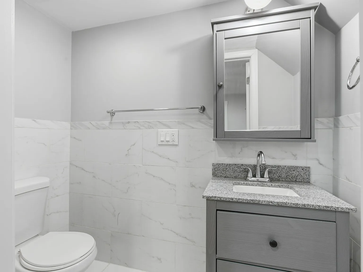 4 bed, 3.5 bath, 1827 sqft, $7,200 — Photo 3