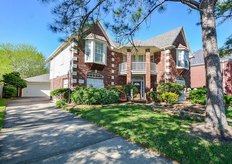 1st image of 2719 Lakeside Village Dr