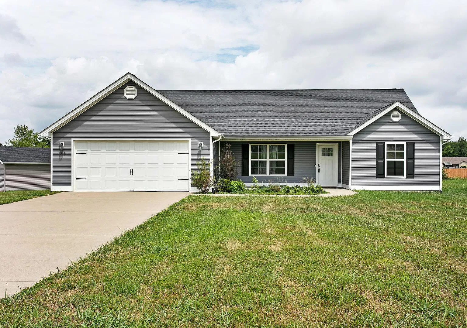 196 Clearfield Dr — Photo 1
