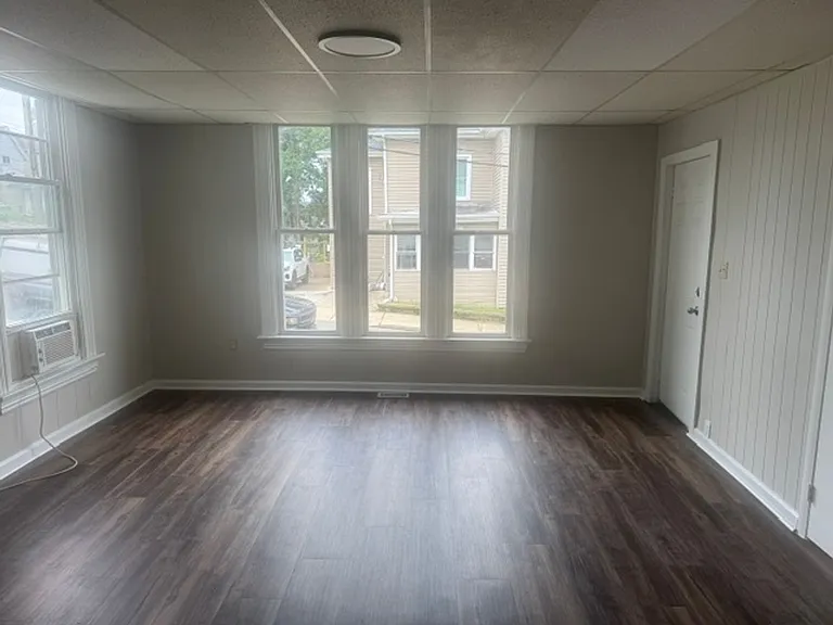 517 Walnut St — Photo 4