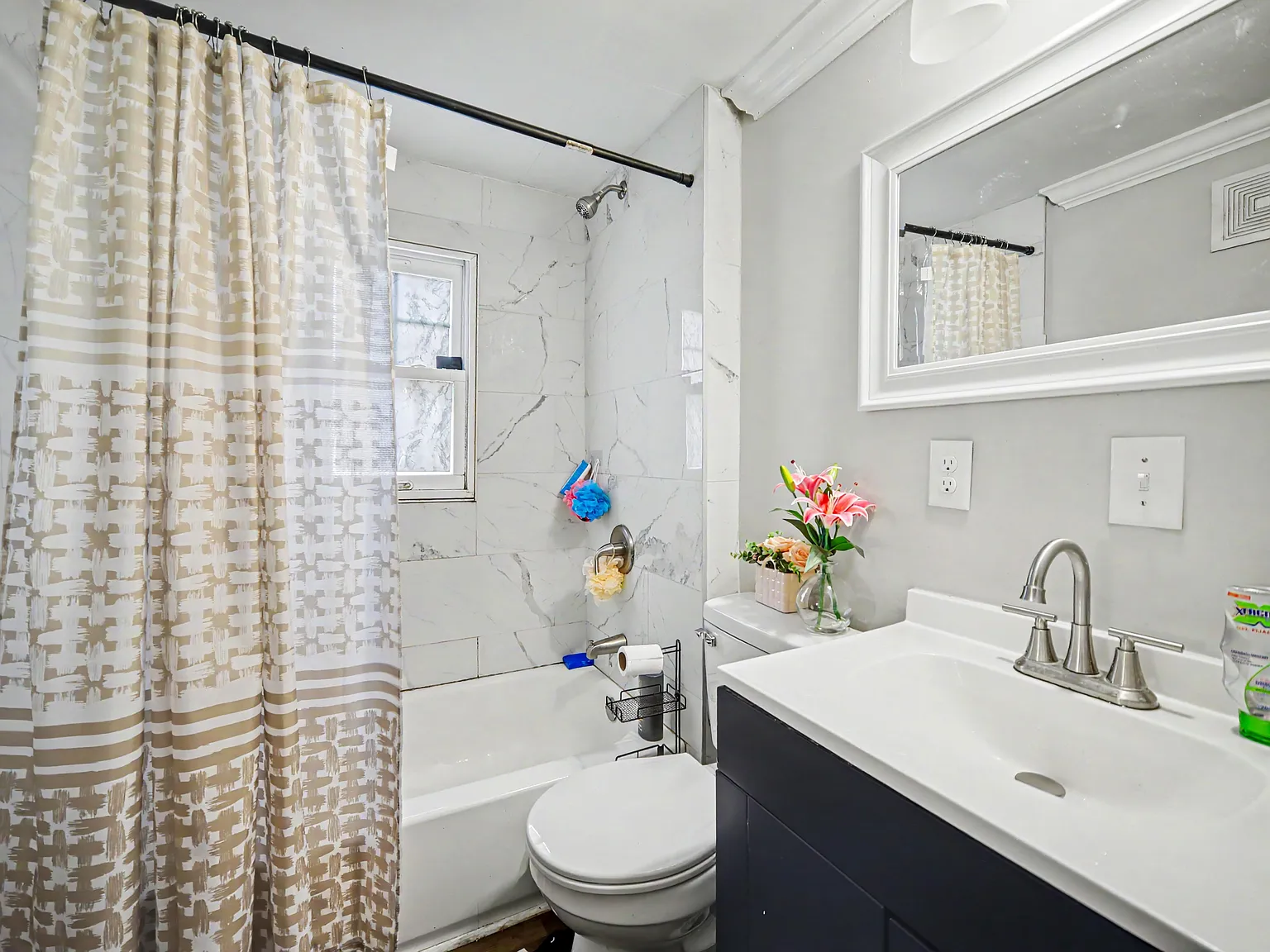 2 bed, 858 sqft, $1,450 — Photo 1