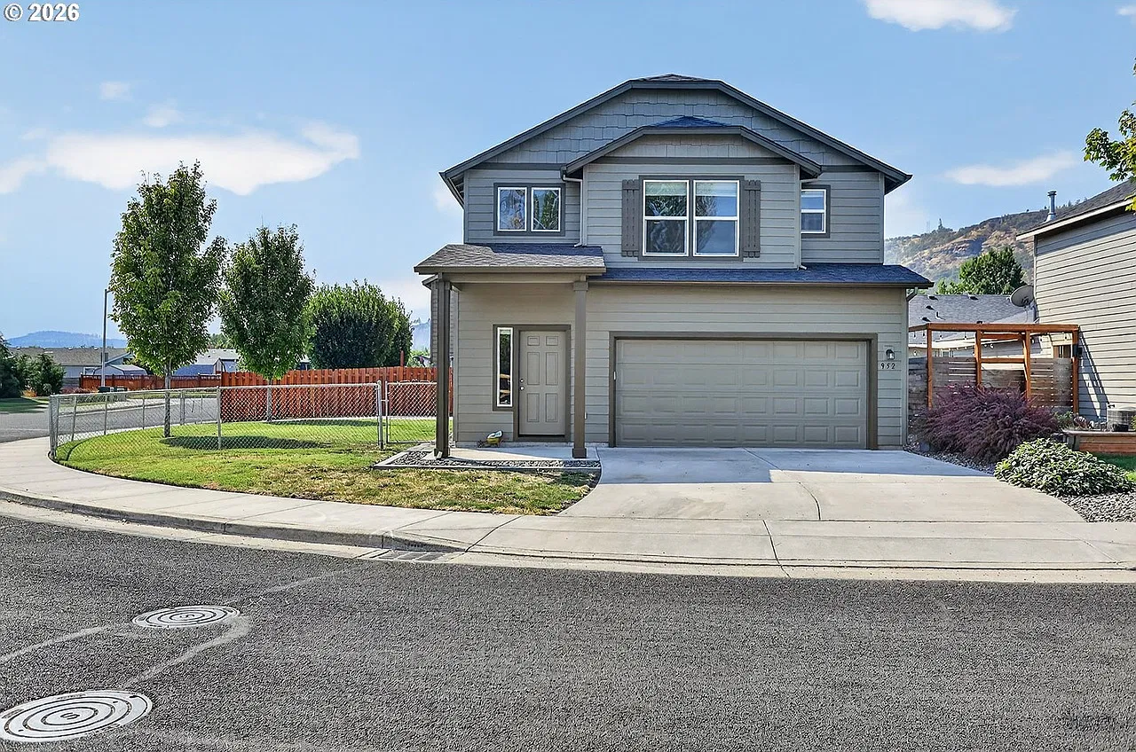 3 bed, 2.5 bath, 1804 sqft, $2,000 — Photo 1