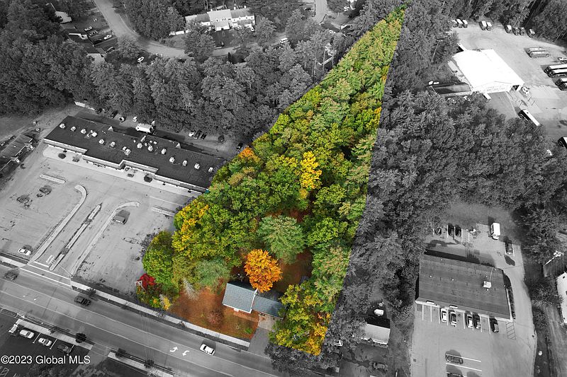2nd image of 410 Geyser Road