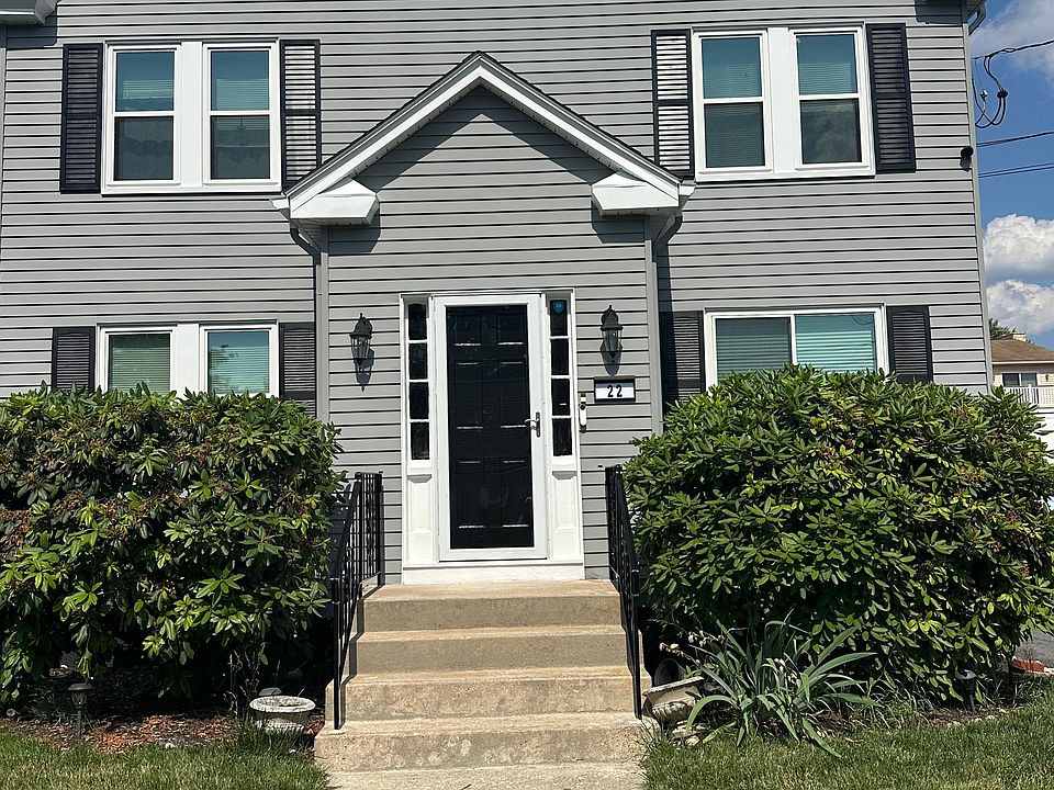 Front of House / Main View