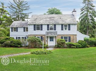 91 Country Club Dr, Port Washington, NY 11050