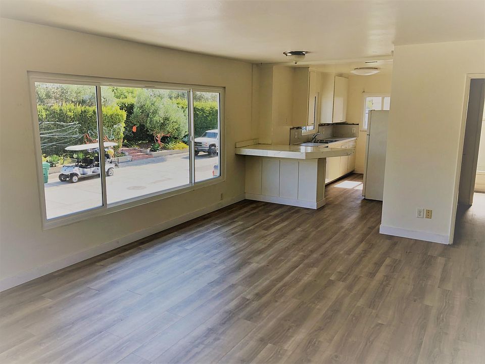 1st image of 447 Mesa Way