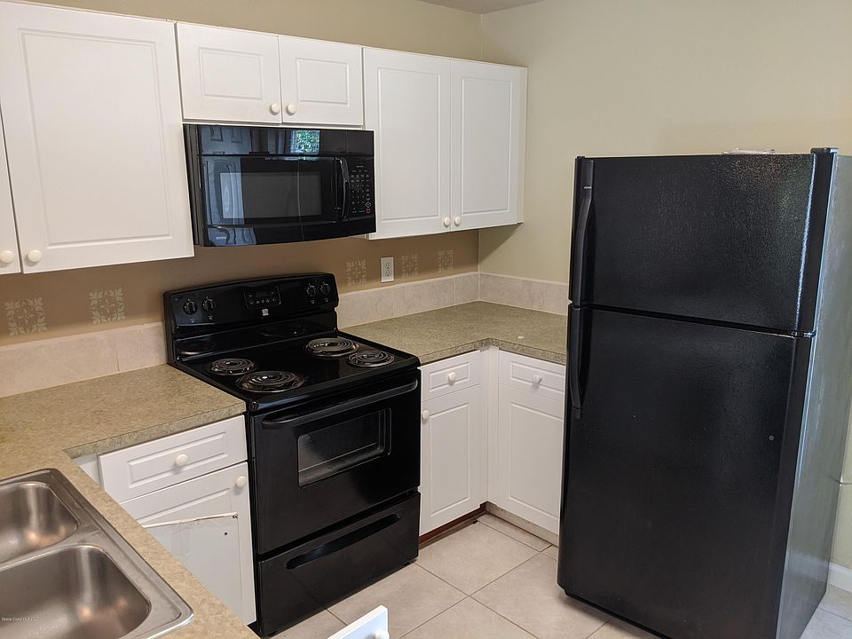 2nd image of 895 Luminary Cir APT 105