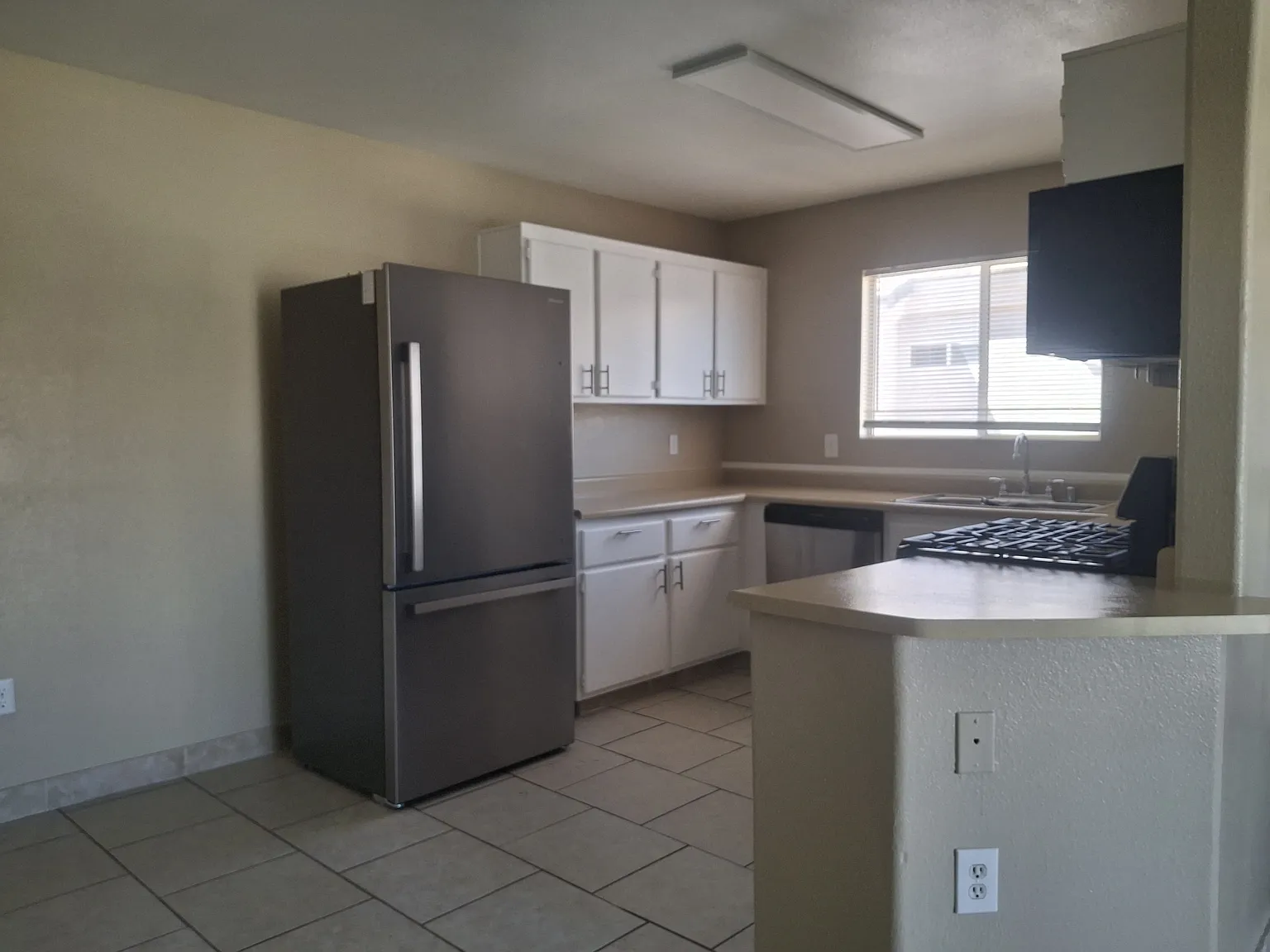 2 bed, 895 sqft, $1,010 — Photo 2