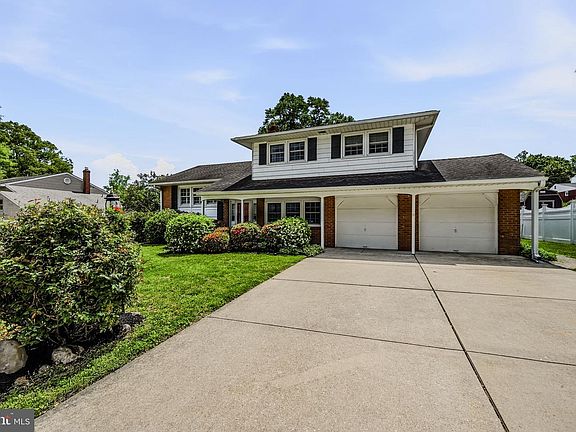 3rd image of 122 Chapel Hill Dr