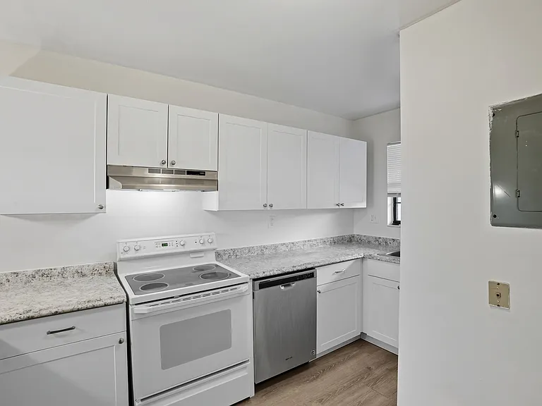 5361 Treetops Dr — Photo 13