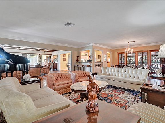 5th image of 4318 NE 23 Avenue