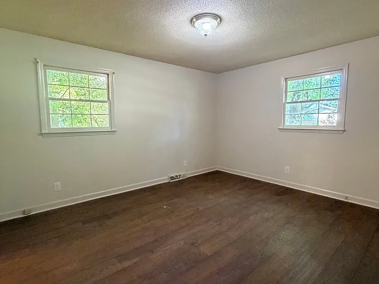 5701 Cates Dr — Photo 44