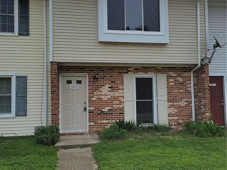 1629 Wilson Rd — Photo 1