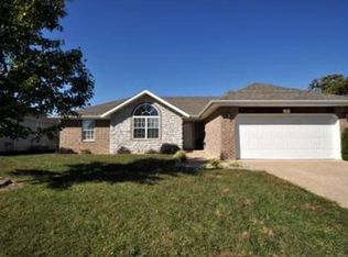 207 N Carlisle Dr, Nixa, MO 65714