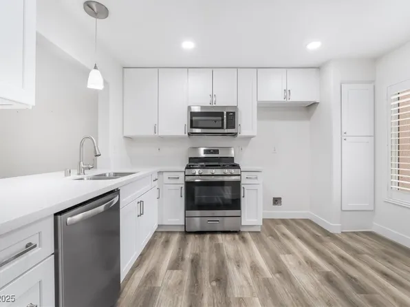 10041 Arbuckle Dr, Las Vegas, NV 89134