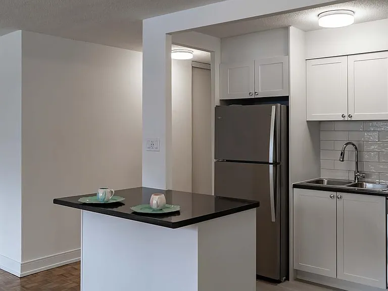 490 Nelson Ave #204 — Photo 17