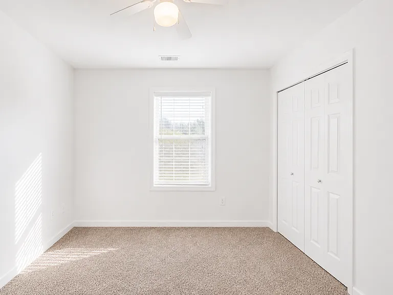 425 Lazy Willow Ln — Photo 15