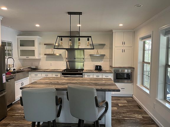 3rd image of 216 Martin Road