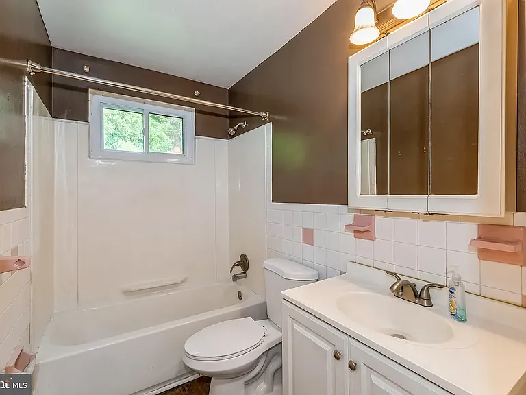 85 Dallas Ave — Photo 15