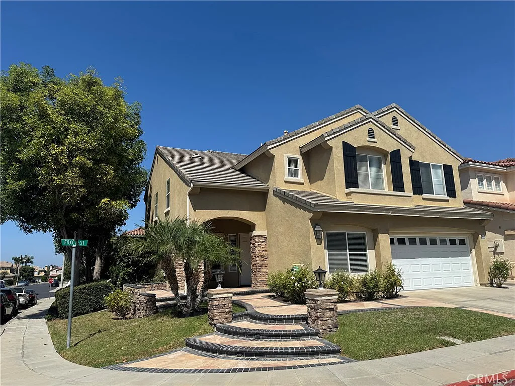 5 bed, 3048 sqft, $5,998 — Photo 1