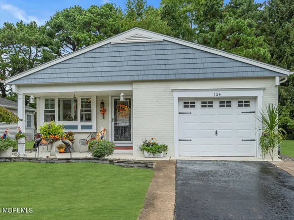 124 San Carlos Street, Toms River, NJ 08757
