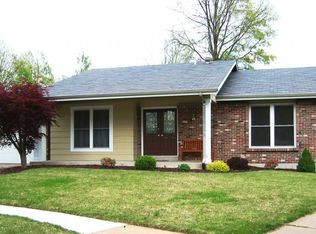 10 Foxcliff Ct, Ballwin, MO