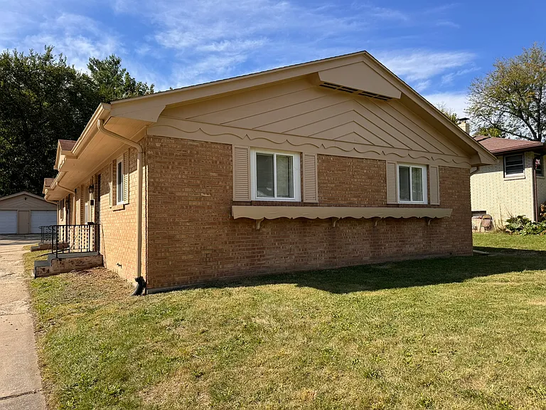 730 Medford Dr #2 — Photo 1