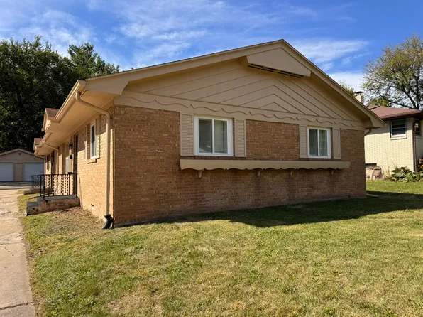 730 Medford Dr #2, Rockford, IL 61107