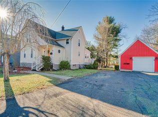 5 Pleasant St, Cromwell, CT 06416