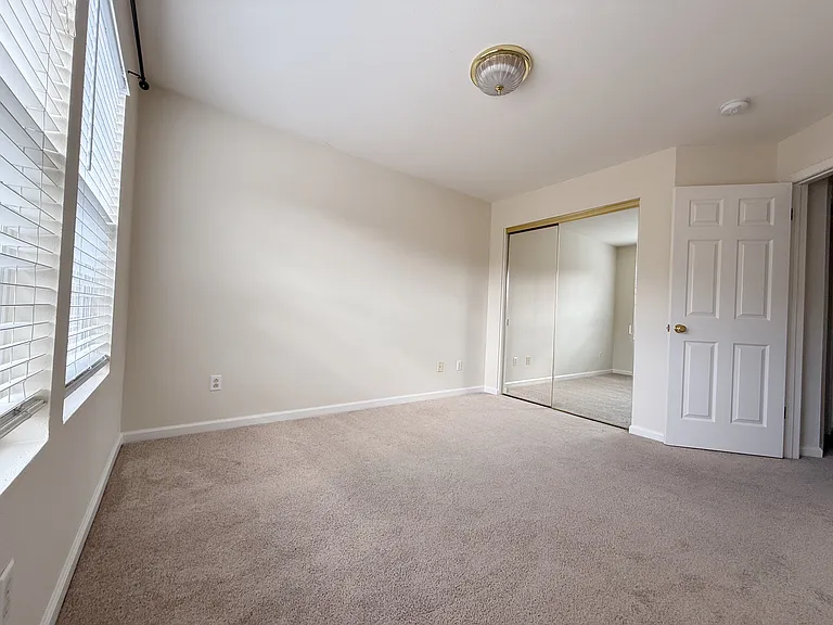 3489 Dayton Cmn — Photo 18