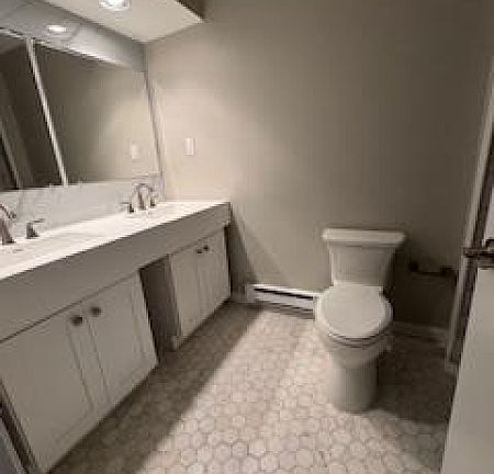 4th image of 140 Amberly Dr