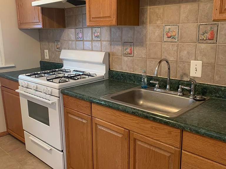 624 Jamestown St — Photo 13