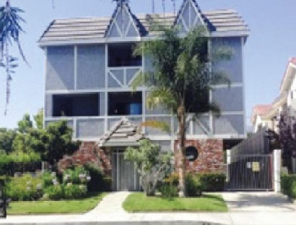 Front of the 5 Units Apartment Building