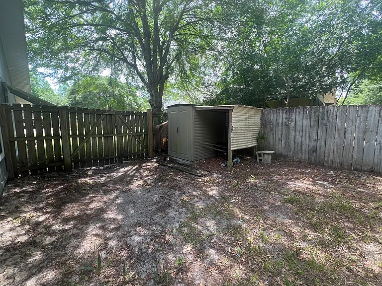 NW 68th Ln — Photo 29