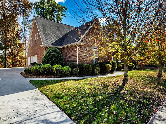 3rd image of 1216 Harrison Glen Ln