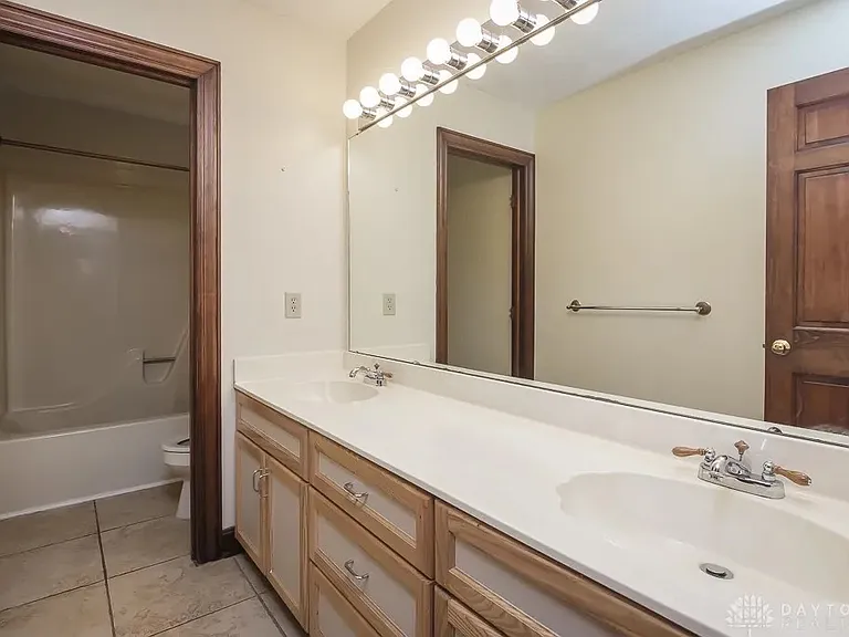 9548 Meadow Woods Ln — Photo 19