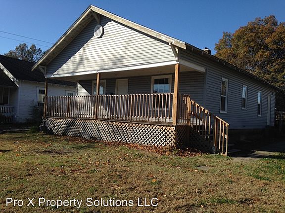 2nd image of 403 N Catalpa St