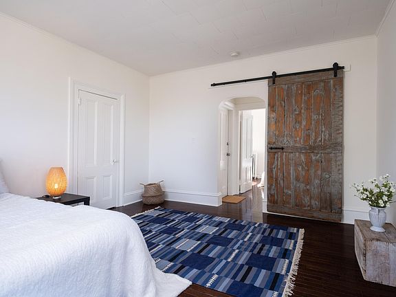 4th image of 46 Voorhis Ave #2R