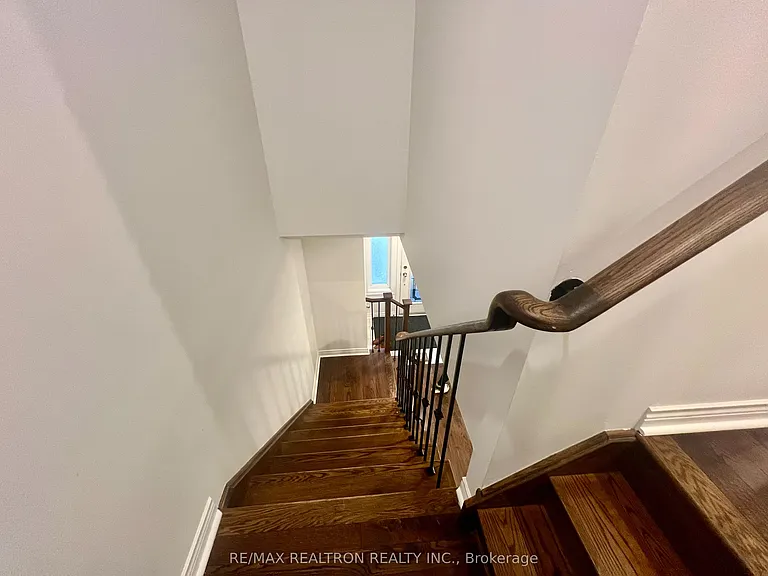 35 Enderly St — Photo 9